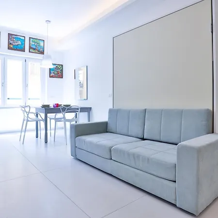 Gem - Compact Comfort Redefined Apartment Salerno